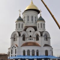Монтаж центрального купола на Храм прп. Сергия Радонежского. г. Москва.